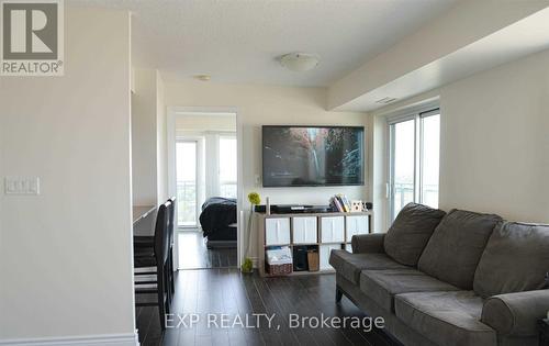 1610 - 215 Queen Street E, Brampton (Queen Street Corridor), ON - Indoor Photo Showing Living Room