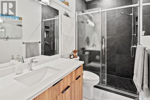 731 Beechdale Way, Saskatoon, SK - Indoor Photo Showing Bathroom