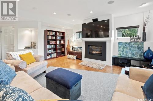 731 Beechdale Way, Saskatoon, SK - Indoor Photo Showing Living Room With Fireplace