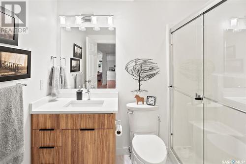 731 Beechdale Way, Saskatoon, SK - Indoor Photo Showing Bathroom