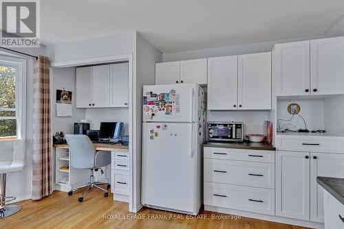 2028 Youngs Point Road, Smith-Ennismore-Lakefield, ON - Indoor Photo Showing Kitchen