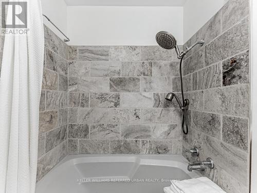 32 Woodgarden Crescent, Toronto, ON - Indoor Photo Showing Bathroom