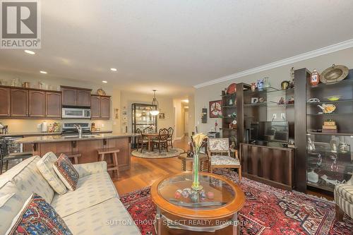 906 - 250 Pall Mall Street, London, ON - Indoor Photo Showing Living Room