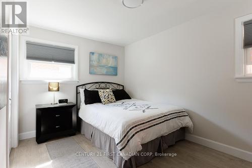 82 Queenston Crescent, London, ON - Indoor Photo Showing Bedroom