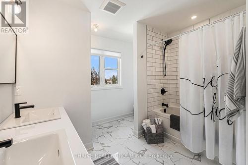 130 - 1330 Jalna Boulevard, London, ON - Indoor Photo Showing Bathroom