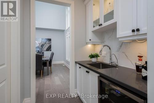 1644 Rizzardo Crescent, Innisfil, ON - Indoor Photo Showing Kitchen