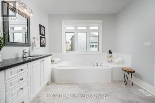 1644 Rizzardo Crescent, Innisfil, ON - Indoor Photo Showing Bathroom