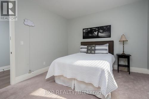 1644 Rizzardo Crescent, Innisfil, ON - Indoor Photo Showing Bedroom