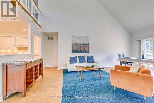 12 - 4275 Millcroft Park Drive, Burlington, ON - Indoor Photo Showing Living Room