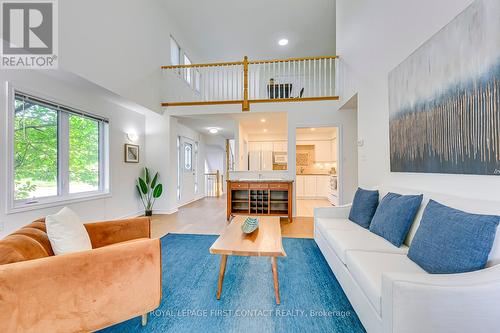 12 - 4275 Millcroft Park Drive, Burlington (Rose), ON - Indoor Photo Showing Living Room