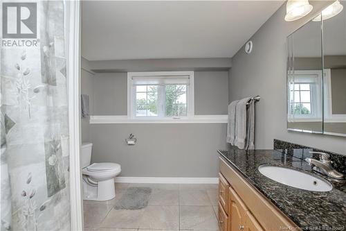 90 Ammon Street, Moncton, NB - Indoor Photo Showing Bathroom