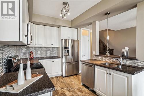 4 - 7 Lakelawn Road, Grimsby, ON - Indoor Photo Showing Kitchen With Stainless Steel Kitchen With Double Sink With Upgraded Kitchen