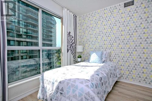 1008 - 7 Lorraine Drive, Toronto, ON - Indoor Photo Showing Bedroom