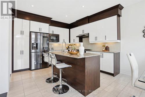 39 Whitefish Street, Whitby, ON - Indoor Photo Showing Kitchen With Stainless Steel Kitchen With Upgraded Kitchen