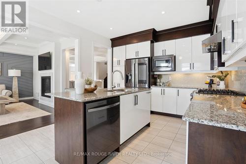 39 Whitefish Street, Whitby, ON - Indoor Photo Showing Kitchen With Stainless Steel Kitchen With Upgraded Kitchen