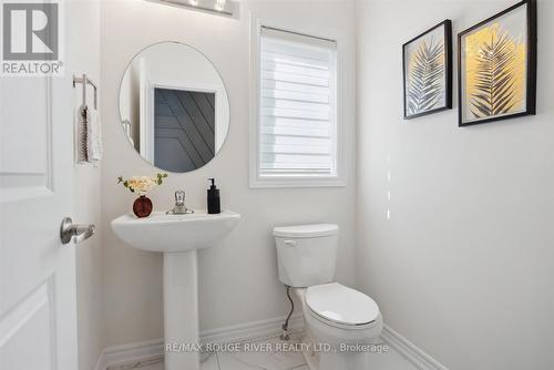 39 Whitefish Street, Whitby, ON - Indoor Photo Showing Bathroom