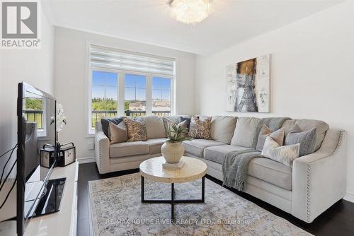 39 Whitefish Street, Whitby, ON - Indoor Photo Showing Living Room