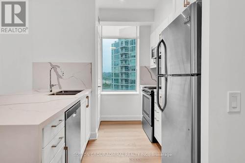 808 - 5 Marine Parade Drive, Toronto, ON - Indoor Photo Showing Kitchen With Stainless Steel Kitchen With Double Sink