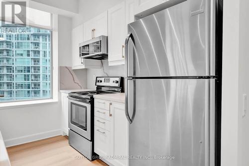 808 - 5 Marine Parade Drive, Toronto, ON - Indoor Photo Showing Kitchen With Stainless Steel Kitchen