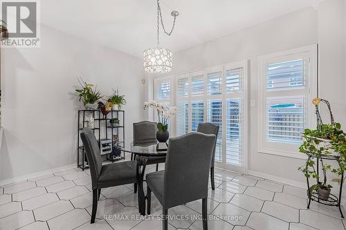 86 Royal Valley Drive, Caledon, ON - Indoor Photo Showing Dining Room