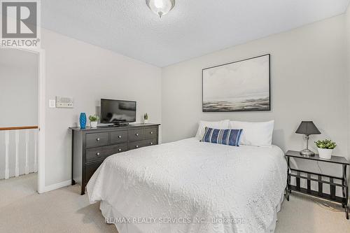 86 Royal Valley Drive, Caledon, ON - Indoor Photo Showing Bedroom