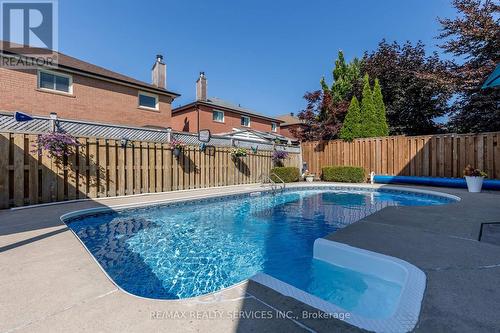 86 Royal Valley Drive, Caledon, ON - Outdoor With In Ground Pool With Backyard