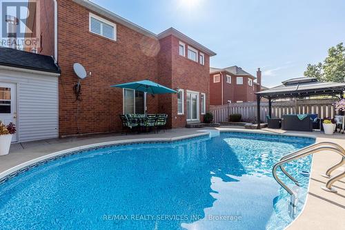 86 Royal Valley Drive, Caledon, ON - Outdoor With In Ground Pool With Exterior