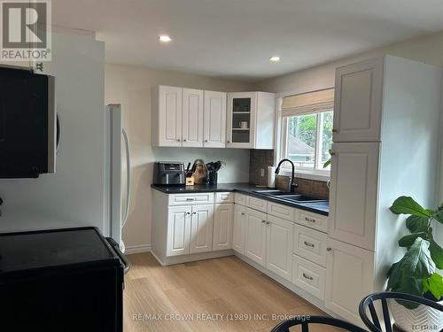 134 Eric Crescent, Timmins, ON - Indoor Photo Showing Kitchen With Double Sink