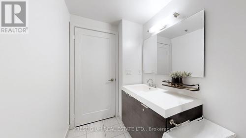 905 - 318 Richmond Street W, Toronto (Waterfront Communities), ON 