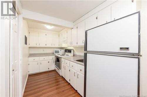 409 Mandeville, Dieppe, NB - Indoor Photo Showing Kitchen