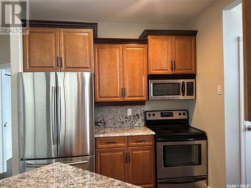 1203 1901 Victoria Avenue, Regina, SK - Indoor Photo Showing Kitchen