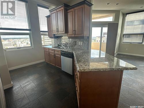 1203 1901 Victoria Avenue, Regina, SK - Indoor Photo Showing Kitchen