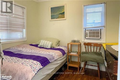 1666 Shore Lane, Wasaga Beach, ON - Indoor Photo Showing Bedroom