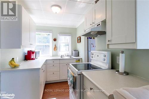 1666 Shore Lane, Wasaga Beach, ON - Indoor Photo Showing Laundry Room