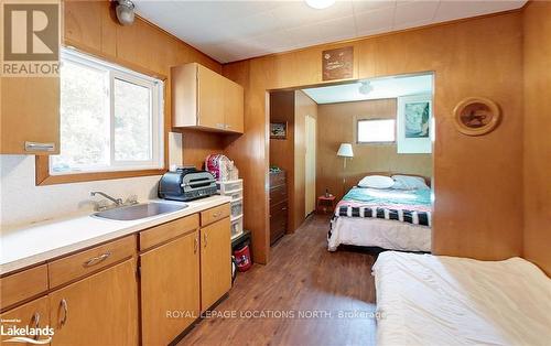 1666 Shore Lane, Wasaga Beach, ON - Indoor Photo Showing Bedroom