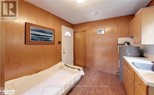 1666 Shore Lane, Wasaga Beach, ON - Indoor Photo Showing Laundry Room