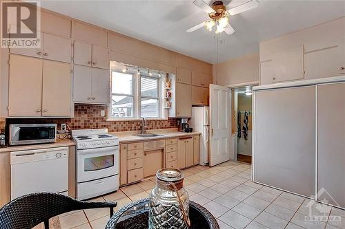 3100 Kinburn Side Road, Ottawa, ON - Indoor Photo Showing Kitchen