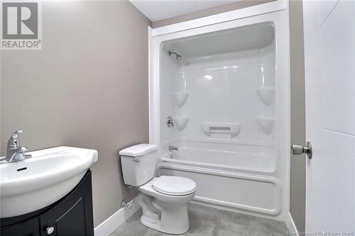 361 Kinnear Road, Beaubassin East, NB - Indoor Photo Showing Bathroom