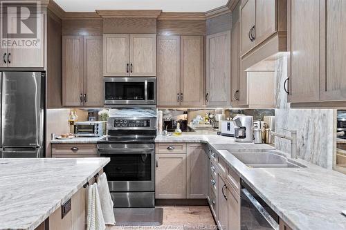 59 Red Oak Crescent, Amherstburg, ON - Indoor Photo Showing Kitchen With Double Sink