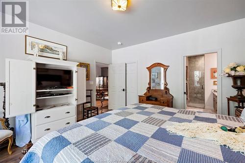 59 Red Oak Crescent, Amherstburg, ON - Indoor Photo Showing Bedroom