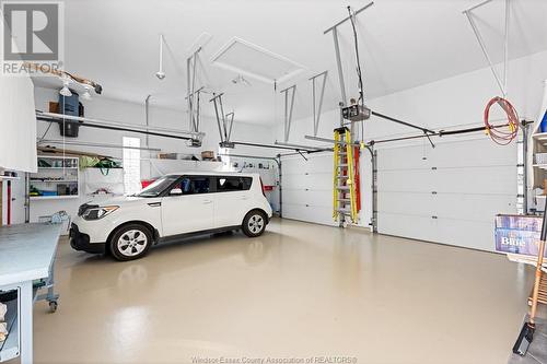 389 Pinehurst, Lakeshore, ON - Indoor Photo Showing Garage