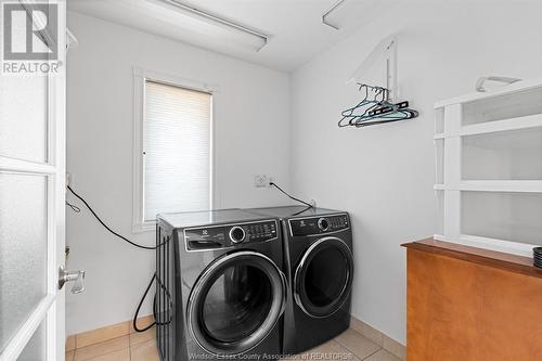 389 Pinehurst, Lakeshore, ON - Indoor Photo Showing Laundry Room