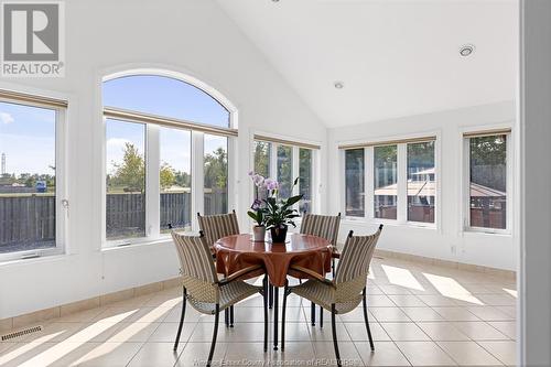 389 Pinehurst, Lakeshore, ON - Indoor Photo Showing Dining Room