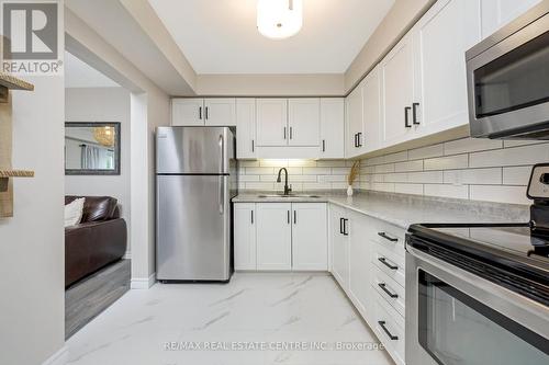 36 - 125 Sekura Crescent, Cambridge, ON - Indoor Photo Showing Kitchen