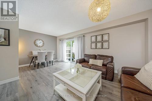 36 - 125 Sekura Crescent, Cambridge, ON - Indoor