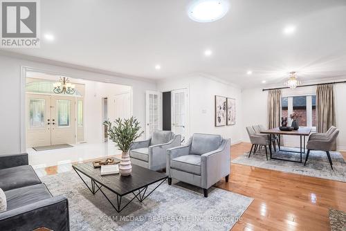 1262 Mississauga Road, Mississauga (Lorne Park), ON - Indoor Photo Showing Living Room