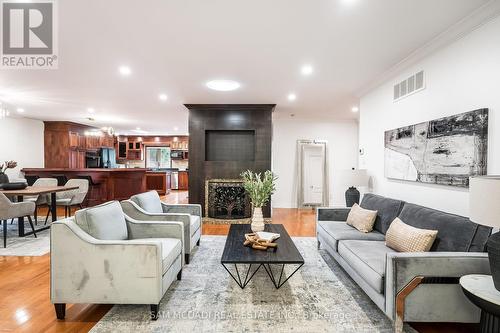 1262 Mississauga Road, Mississauga (Lorne Park), ON - Indoor Photo Showing Living Room