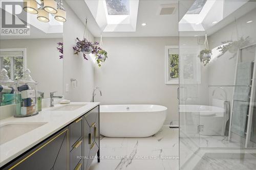 1141 Vicki Lane, Mississauga, ON - Indoor Photo Showing Bathroom