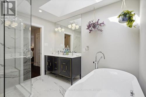 1141 Vicki Lane, Mississauga (Erindale), ON - Indoor Photo Showing Bathroom