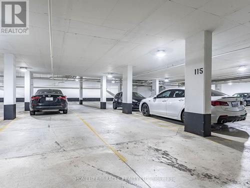 B629 - 1119 Cooke Boulevard, Burlington, ON - Indoor Photo Showing Garage